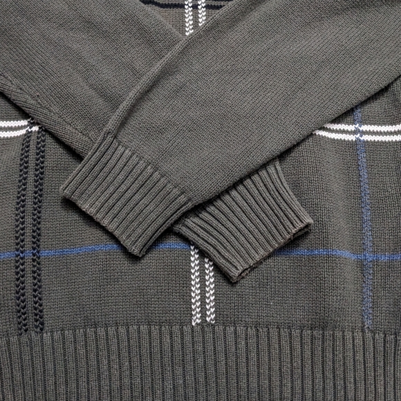 Dockers 100% cotton grey plaid crewneck pullover sweater (flawed) - Picture 3 of 14